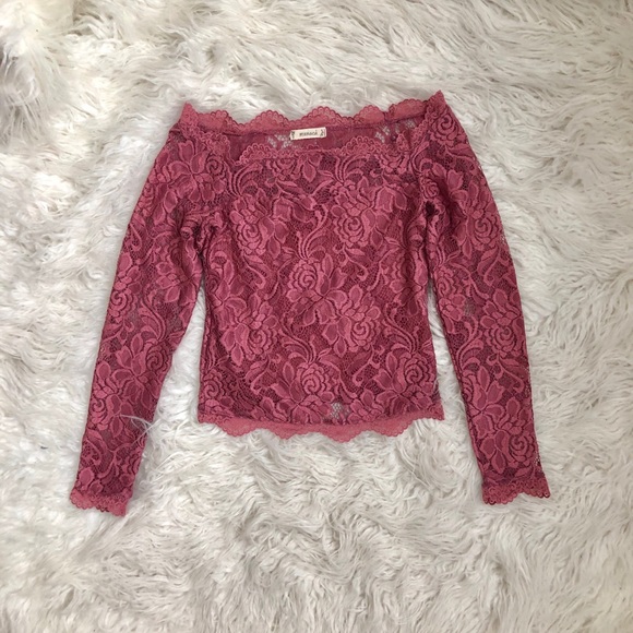 Open Shoulder Delicate Lace - Picture 3 of 5